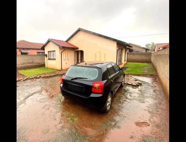 3 BEDROOM HOUSE FOR SALE IN PROTEA GLEN